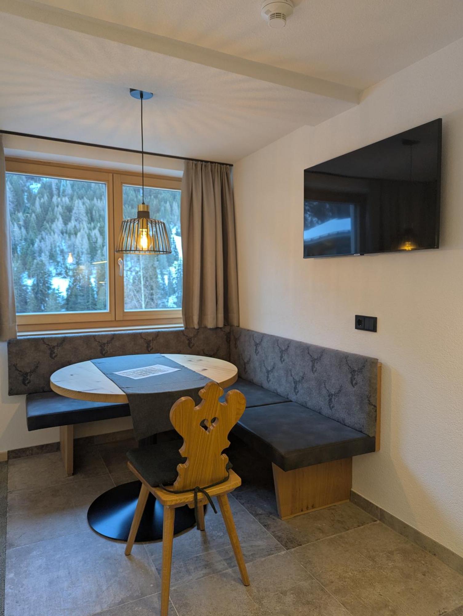 Arlhome - Zuhause Am Arlberg Sankt Anton am Arlberg Buitenkant foto